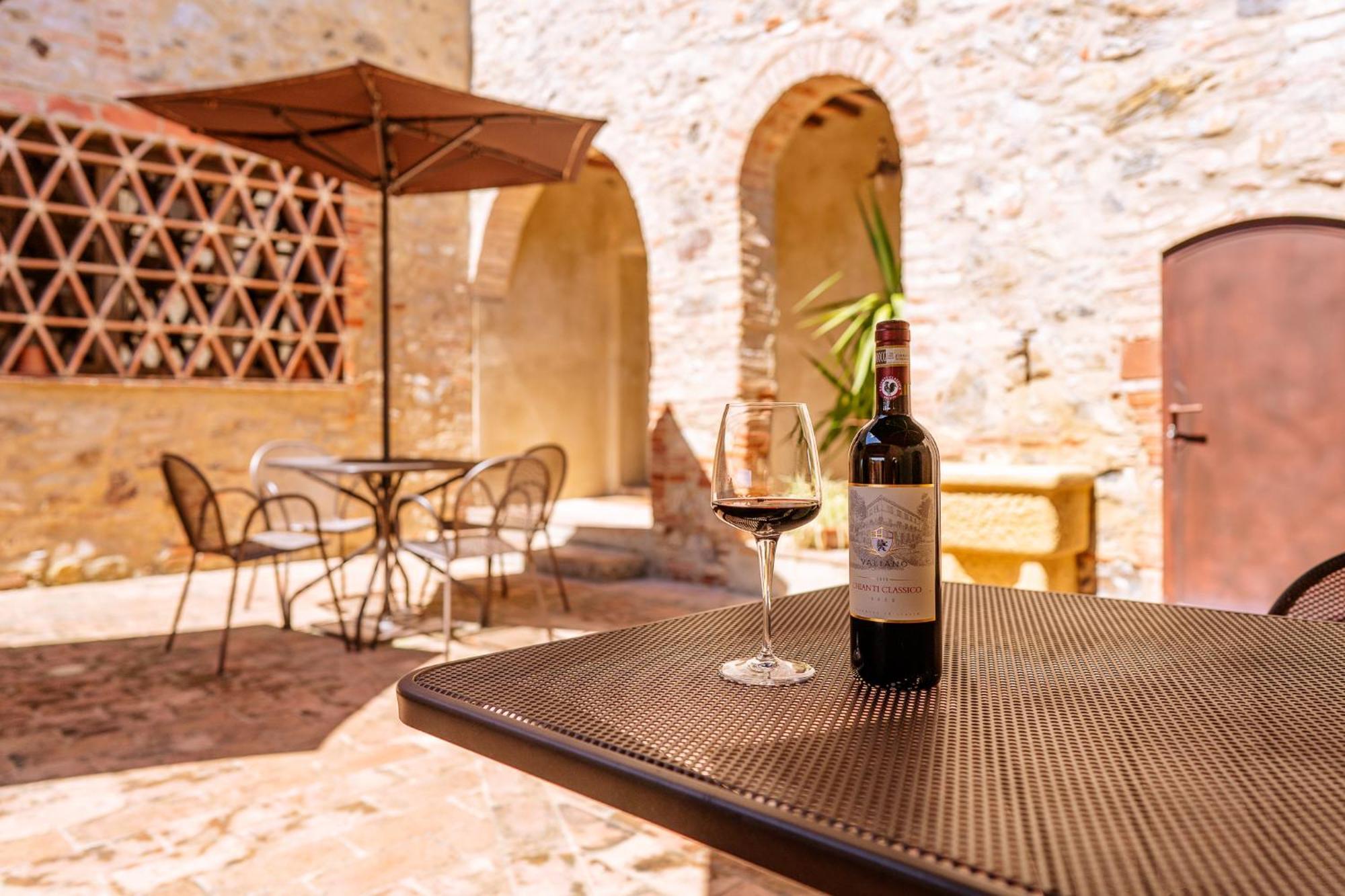 Villa Le Beringhe - Wine Pool & Relax Колле-ді-Валь-д'Ельса Екстер'єр фото