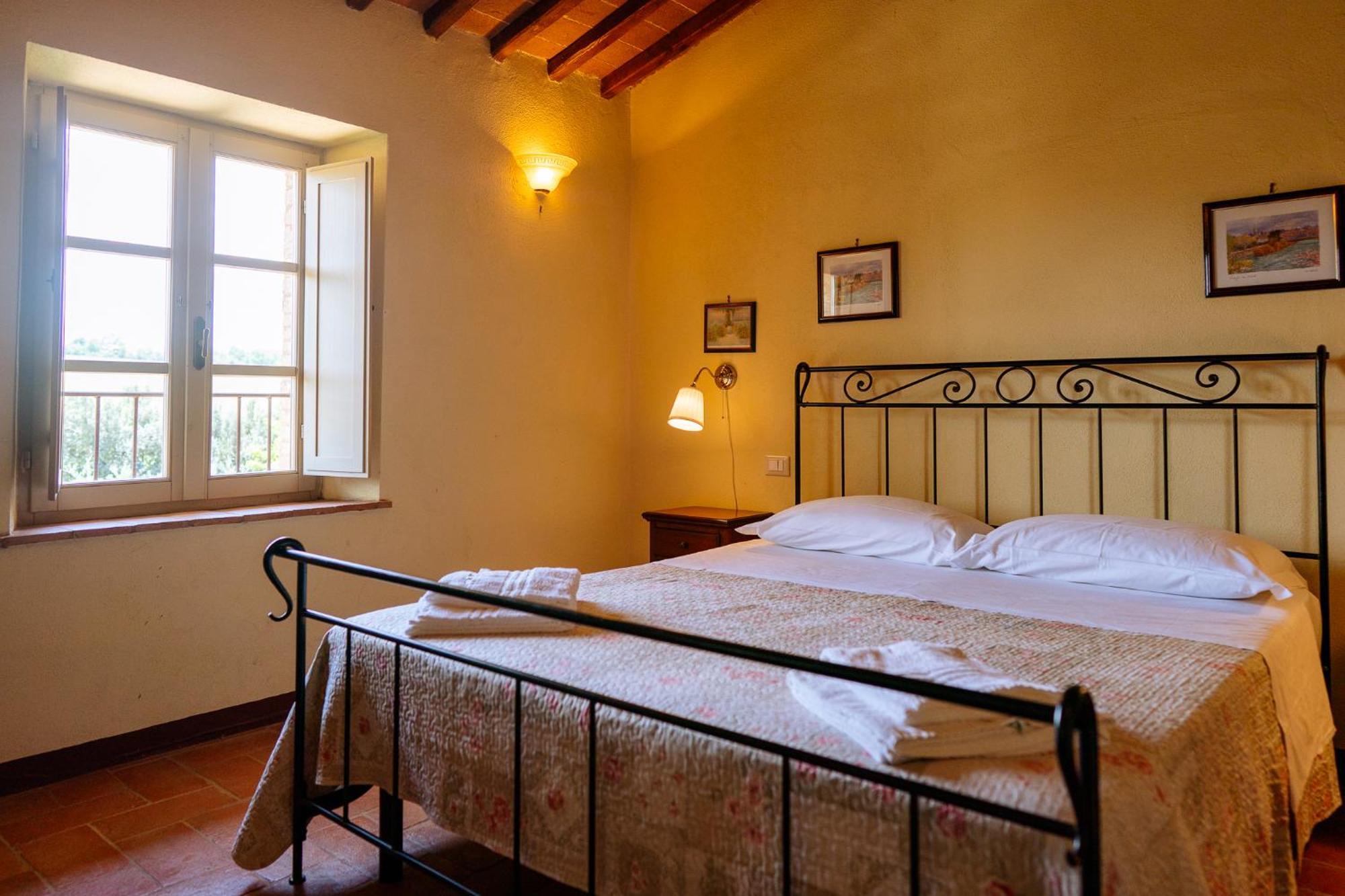 Villa Le Beringhe - Wine Pool & Relax Колле-ді-Валь-д'Ельса Екстер'єр фото