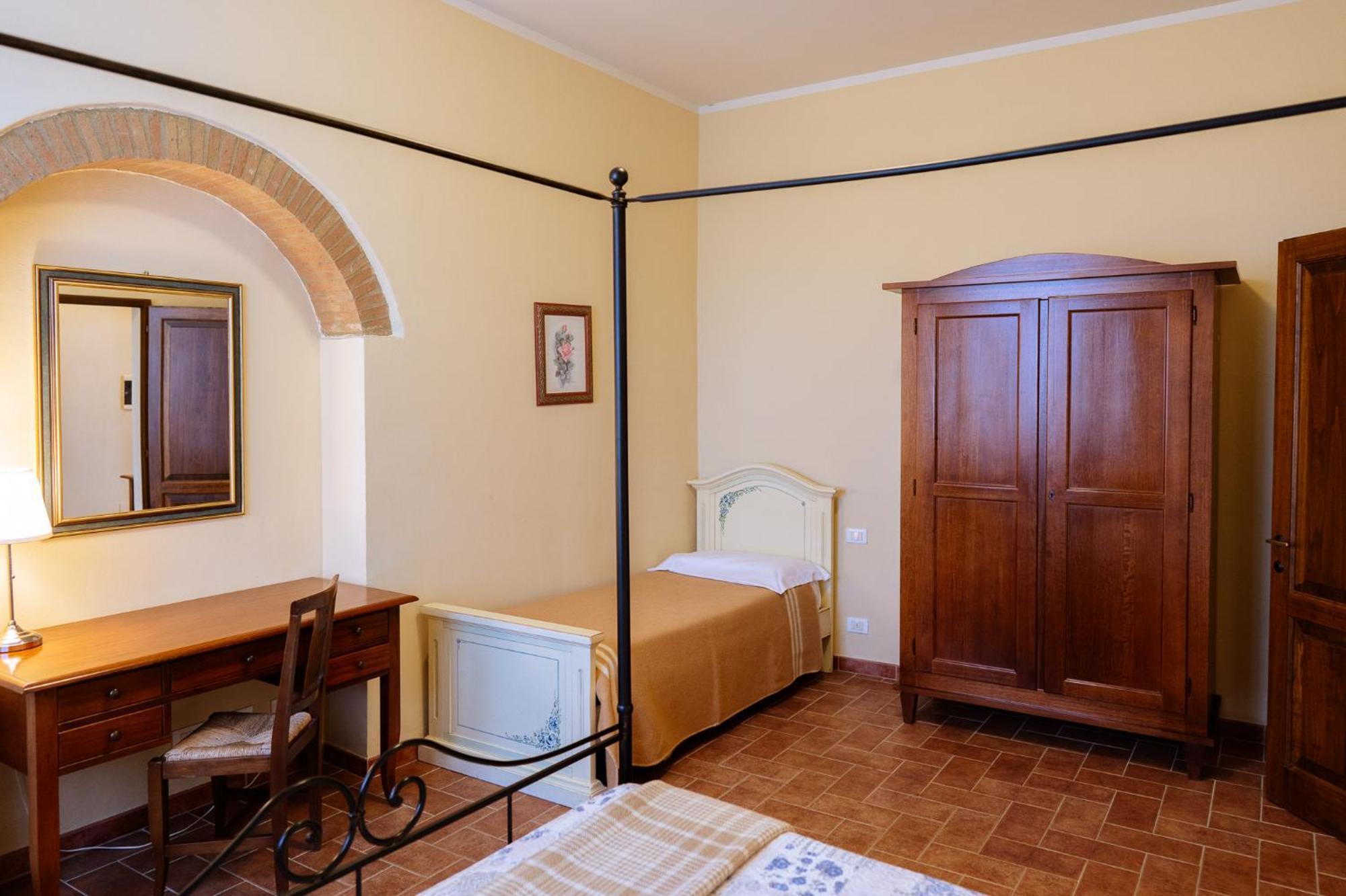 Villa Le Beringhe - Wine Pool & Relax Колле-ді-Валь-д'Ельса Екстер'єр фото