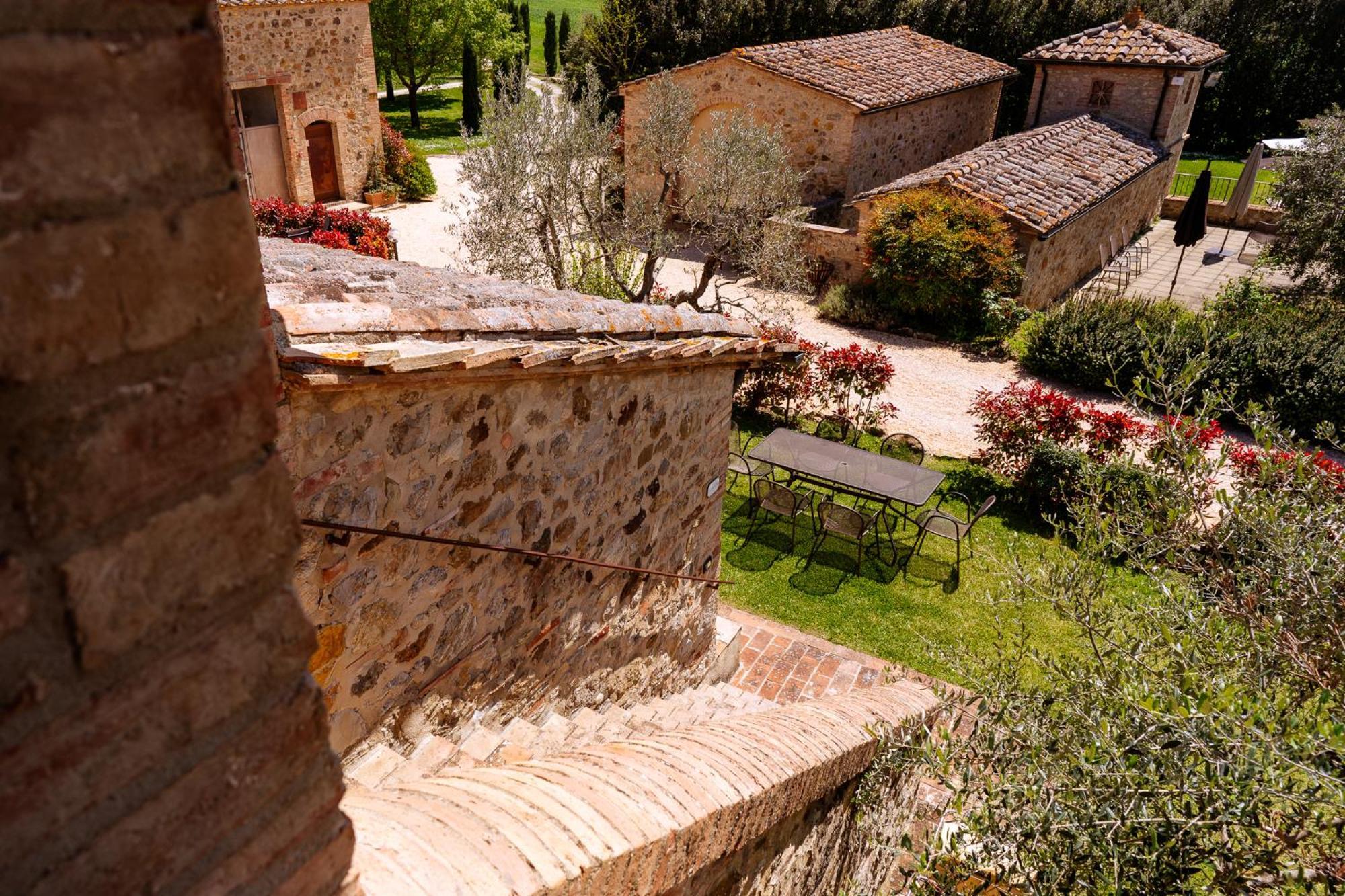 Villa Le Beringhe - Wine Pool & Relax Колле-ді-Валь-д'Ельса Екстер'єр фото