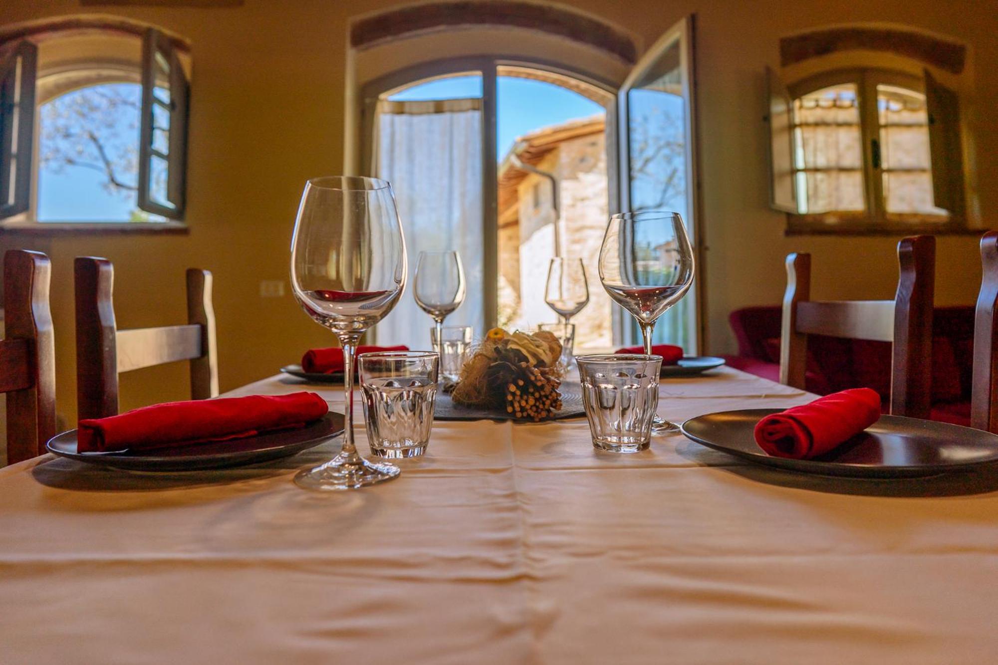 Villa Le Beringhe - Wine Pool & Relax Колле-ді-Валь-д'Ельса Екстер'єр фото