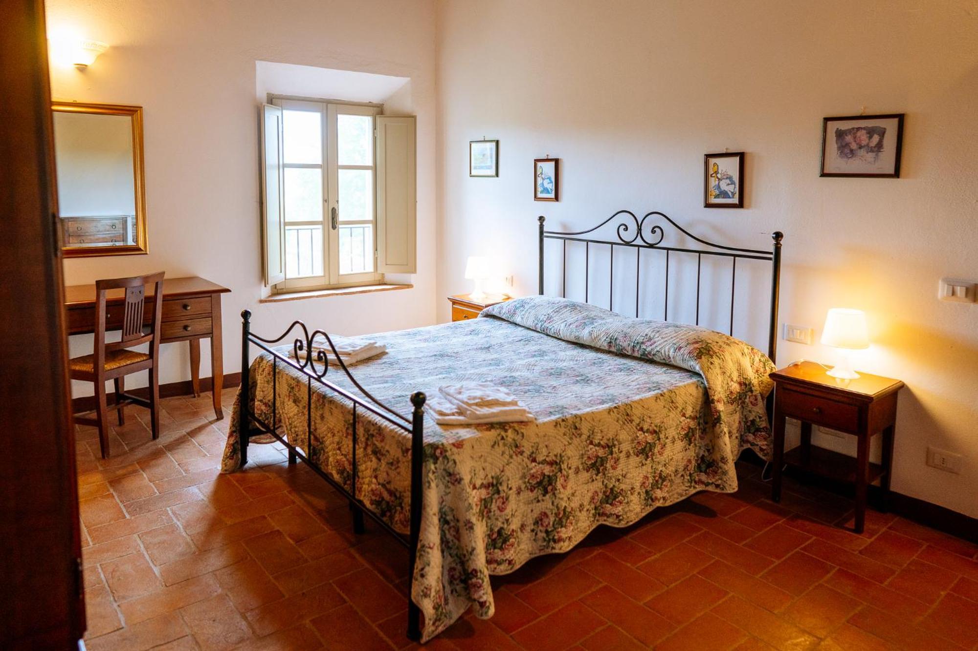 Villa Le Beringhe - Wine Pool & Relax Колле-ді-Валь-д'Ельса Екстер'єр фото
