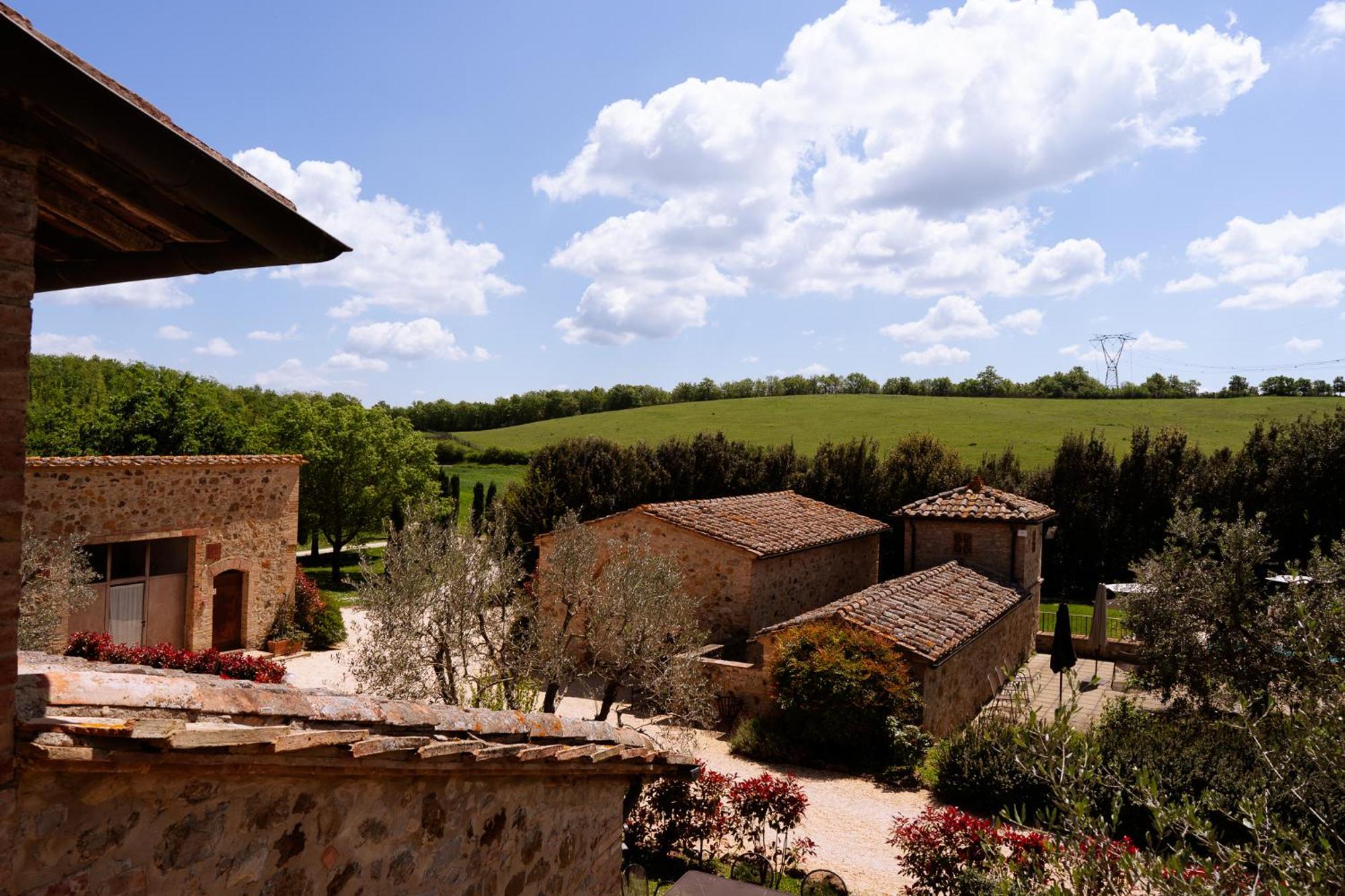 Villa Le Beringhe - Wine Pool & Relax Колле-ді-Валь-д'Ельса Екстер'єр фото