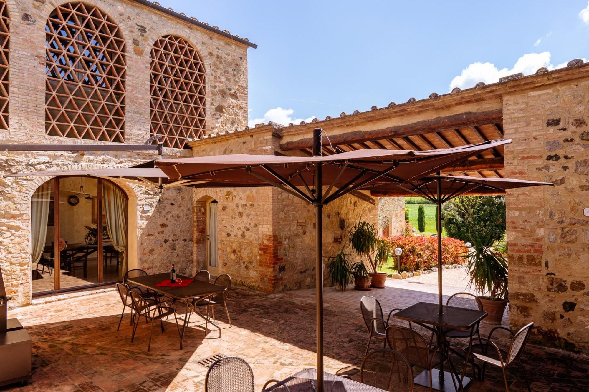 Villa Le Beringhe - Wine Pool & Relax Колле-ді-Валь-д'Ельса Екстер'єр фото