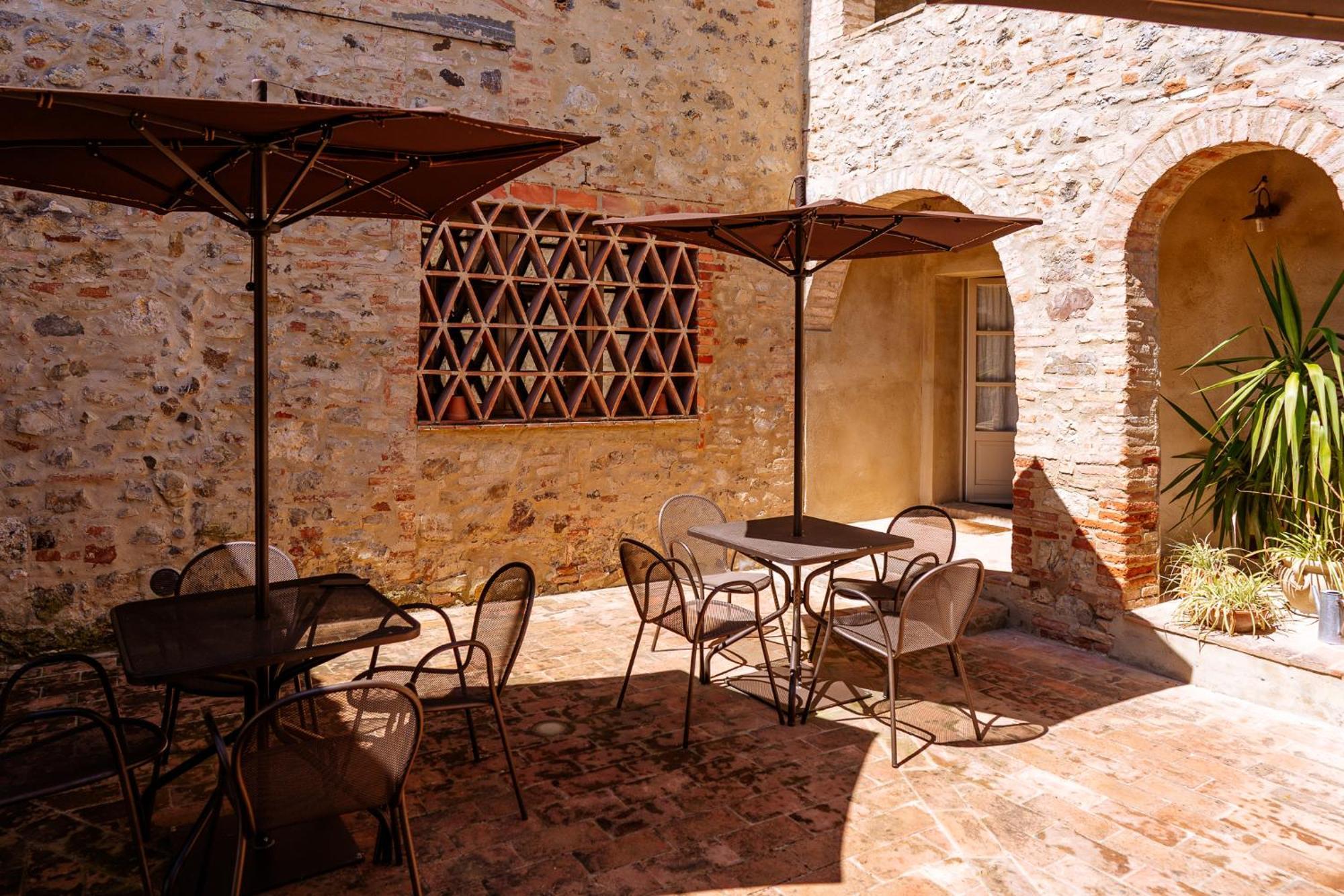 Villa Le Beringhe - Wine Pool & Relax Колле-ді-Валь-д'Ельса Екстер'єр фото